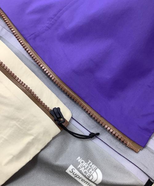 THE NORTH FACE（ザ ノース フェイス）THE NORTH FACE (ザ ノース フェイス) Supreme (シュプリーム) Split Taped Seam Shell Jacket ベージュ×パープル サイズ:Lの古着・服飾アイテム