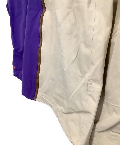THE NORTH FACE（ザ ノース フェイス）THE NORTH FACE (ザ ノース フェイス) Supreme (シュプリーム) Split Taped Seam Shell Jacket ベージュ×パープル サイズ:Lの古着・服飾アイテム