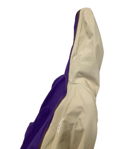 THE NORTH FACE（ザ ノース フェイス）THE NORTH FACE (ザ ノース フェイス) Supreme (シュプリーム) Split Taped Seam Shell Jacket ベージュ×パープル サイズ:Sの古着・服飾アイテム