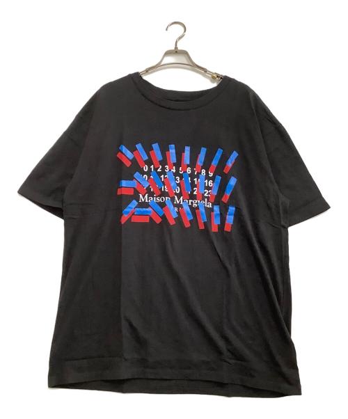 Maison Margiela（メゾンマルジェラ）Maison Margiela (メゾンマルジェラ) 半袖Tシャツ　カレンダータグ グラフィックTシャツ ブラック サイズ:52の古着・服飾アイテム