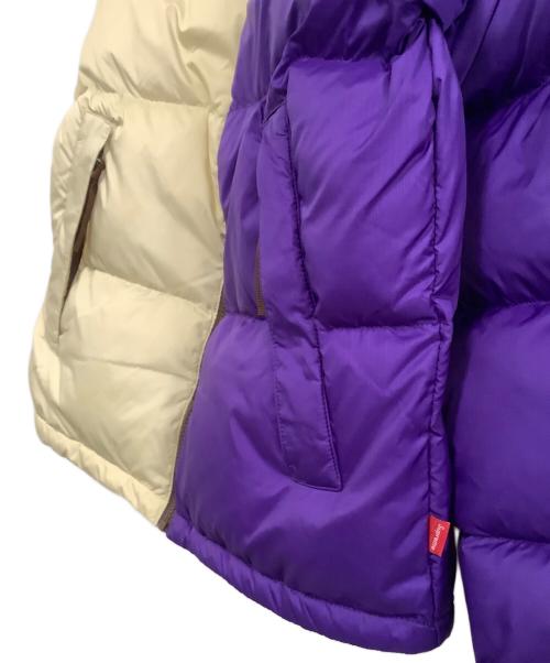 THE NORTH FACE（ザ ノース フェイス）THE NORTH FACE (ザ ノース フェイス) Supreme (シュプリーム) ダウンジャケット Split Nuptse Jacket ベージュ×パープル サイズ:Sの古着・服飾アイテム