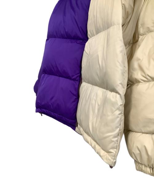 THE NORTH FACE（ザ ノース フェイス）THE NORTH FACE (ザ ノース フェイス) Supreme (シュプリーム) ダウンジャケット Split Nuptse Jacket ベージュ×パープル サイズ:Sの古着・服飾アイテム