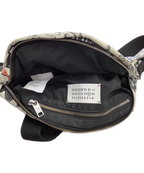 Maison Margiela（メゾンマルジェラ）Maison Margiela (メゾンマルジェラ) ウエストバッグ ホワイトの古着・服飾アイテム