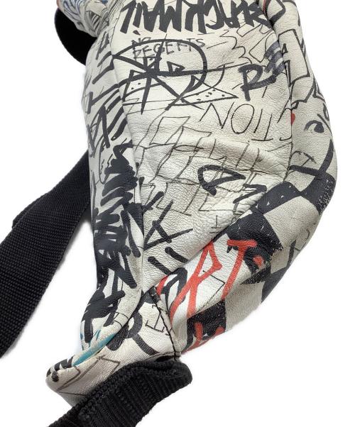 Maison Margiela（メゾンマルジェラ）Maison Margiela (メゾンマルジェラ) ウエストバッグ ホワイトの古着・服飾アイテム