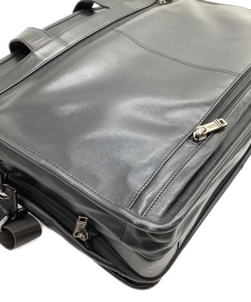 TUMI（トゥミ）TUMI (トゥミ) レザーブリーフケース ブラックの古着・服飾アイテム