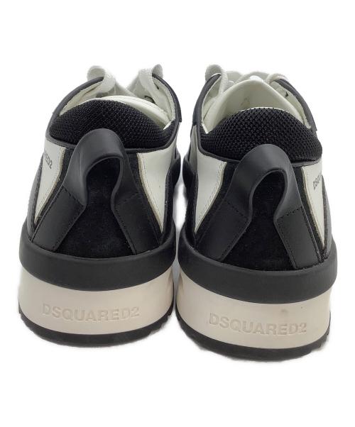 DSQUARED2（ディースクエアード）DSQUARED2 (ディースクエアード) ローカットスニーカー ホワイト×ブラック サイズ:40 1/2の古着・服飾アイテム