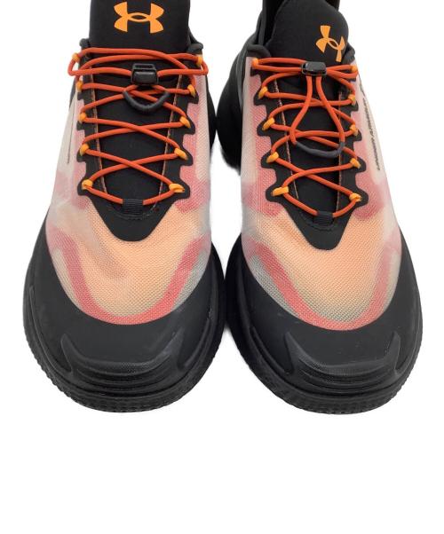 UNDER ARMOUR（アンダーアーマー）UNDER ARMOUR (アンダーアーマー) スニーカー ブラック×ピンク サイズ:28.5の古着・服飾アイテム