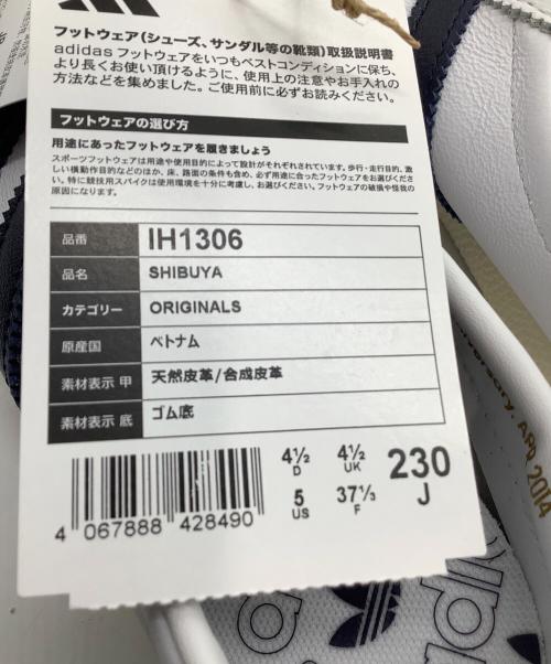 adidas（アディダス）adidas (アディダス) ローカットスニーカー SHIBUYA ホワイト×ネイビー サイズ:23の古着・服飾アイテム