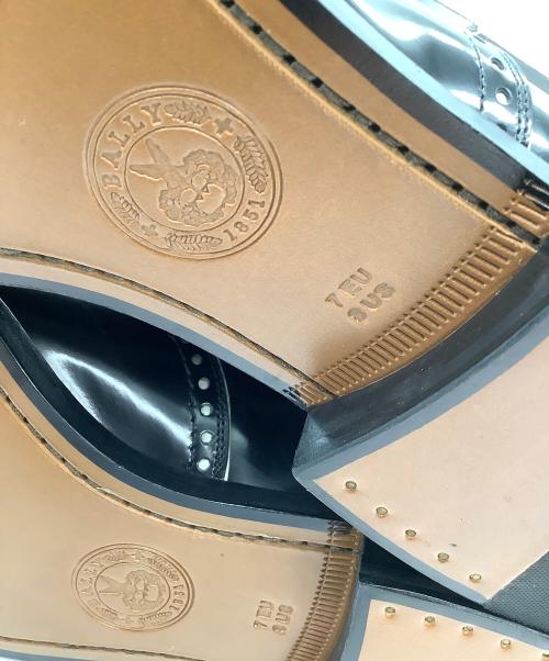 BALLY（バリー）BALLY (バリー) サイドゴアブーツ　ウィングチップ メダリオン ブラック サイズ:US 8 未使用品の古着・服飾アイテム