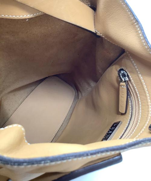 LOEWE（ロエベ）LOEWE (ロエベ) セミショルダーバッグ アシンメトリック ライトブラウンの古着・服飾アイテム