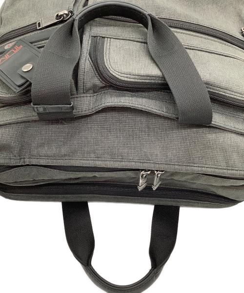 TUMI（トゥミ）TUMI (トゥミ) マルチポケットブリーフケース グレーの古着・服飾アイテム