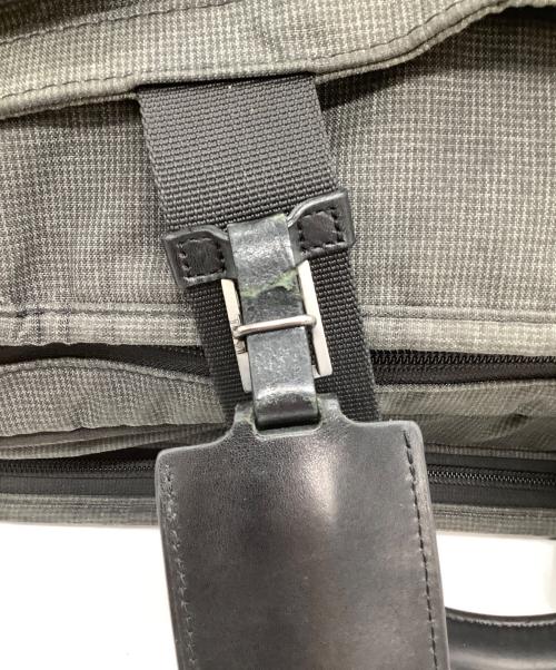 TUMI（トゥミ）TUMI (トゥミ) マルチポケットブリーフケース グレーの古着・服飾アイテム