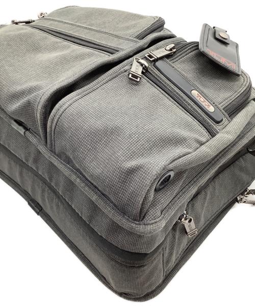 TUMI（トゥミ）TUMI (トゥミ) マルチポケットブリーフケース グレーの古着・服飾アイテム