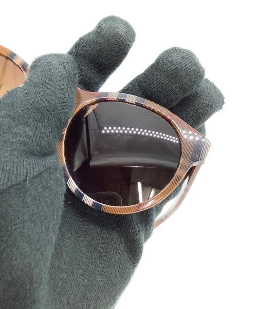 BURBERRY（バーバリー）BURBERRY (バーバリー) サングラス　ノバチェック ブラウン サイズ:51□23の古着・服飾アイテム