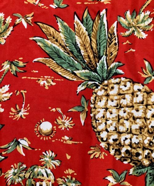 PINEAPPLE JUICE（パインアップル ジュース）PINEAPPLE JUICE (パインアップル ジュース) アロハシャツ　パイナップル レッド サイズ:Mの古着・服飾アイテム