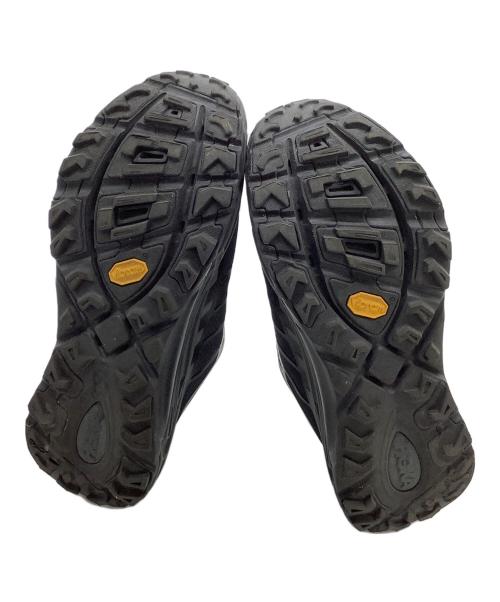 HOKAONEONE（ホカオネオネ）HOKAONEONE (ホカオネオネ) ローカットスニーカー Mafate Three2 Wordmark ブラック サイズ:27の古着・服飾アイテム