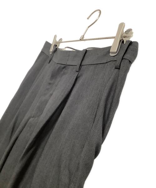 SimplyComplicated（シンプリーコンプリケイティド）SimplyComplicated (シンプリーコンプリケイティド) スラックス　MARBELT TROUSERS グレー サイズ:3の古着・服飾アイテム