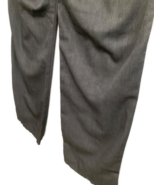 SimplyComplicated（シンプリーコンプリケイティド）SimplyComplicated (シンプリーコンプリケイティド) スラックス　MARBELT TROUSERS グレー サイズ:3の古着・服飾アイテム