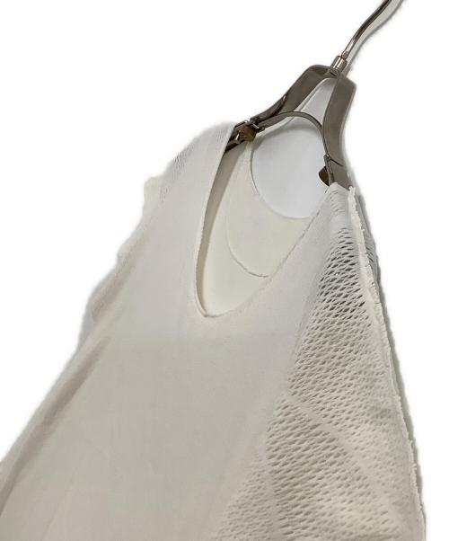 ISSEY MIYAKE（イッセイミヤケ）ISSEY MIYAKE (イッセイミヤケ) ノースリーブワンピース ホワイト サイズ:2の古着・服飾アイテム