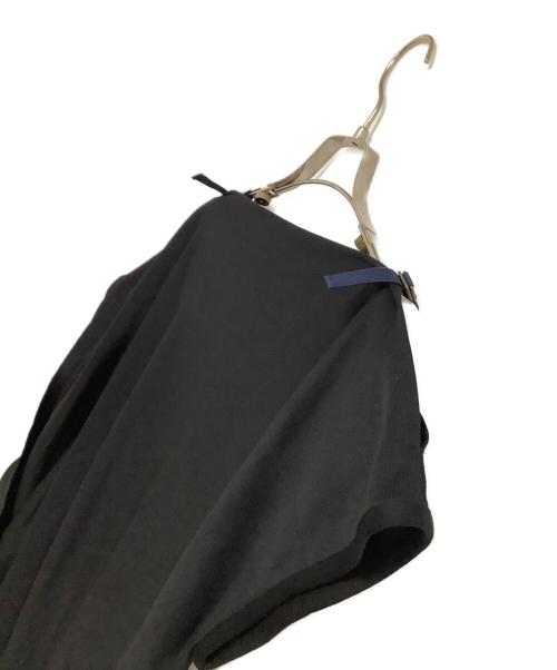 ISSEY MIYAKE（イッセイミヤケ）ISSEY MIYAKE (イッセイミヤケ) ノースリーブカットソー ブラック サイズ:2の古着・服飾アイテム