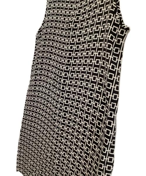 'S Max Mara（エスマックスマーラ）'S Max Mara (エスマックスマーラ) ノースリーブワンピース　総柄 ホワイト×ブラック サイズ:表記なしの古着・服飾アイテム