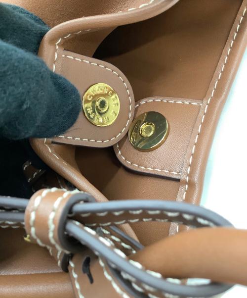 CHARLES & KEITH（チャールズアンドキース）CHARLES & KEITH (チャールズアンドキース) ハンドバッグ ライラ チューブラスラウチートートバッグ チョコレートの古着・服飾アイテム