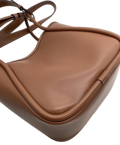 CHARLES & KEITH（チャールズアンドキース）CHARLES & KEITH (チャールズアンドキース) ハンドバッグ ライラ チューブラスラウチートートバッグ チョコレートの古着・服飾アイテム