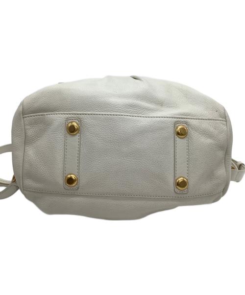 Marc by Marc Jacobs（マークバイマークジェイコブス）Marc by Marc Jacobs (マークバイマークジェイコブス) 2WAYバッグ　CLASSIC Q ホワイトの古着・服飾アイテム