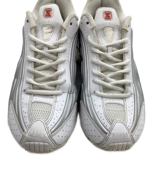 NIKE（ナイキ）NIKE (ナイキ) スニーカー シルバー×ホワイト サイズ:25.5の古着・服飾アイテム