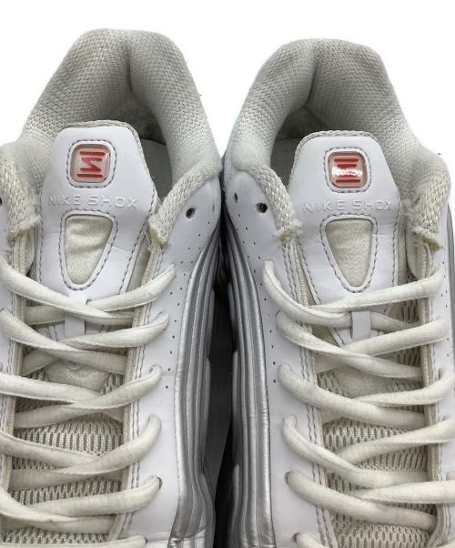 NIKE（ナイキ）NIKE (ナイキ) スニーカー シルバー×ホワイト サイズ:25.5の古着・服飾アイテム
