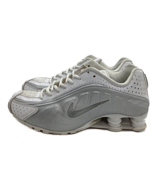 NIKE（ナイキ）NIKE (ナイキ) スニーカー シルバー×ホワイト サイズ:25.5の古着・服飾アイテム