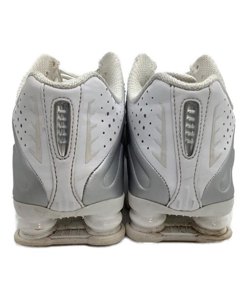 NIKE（ナイキ）NIKE (ナイキ) スニーカー シルバー×ホワイト サイズ:25.5の古着・服飾アイテム