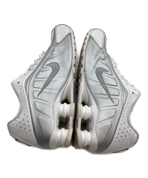 NIKE（ナイキ）NIKE (ナイキ) スニーカー シルバー×ホワイト サイズ:25.5の古着・服飾アイテム