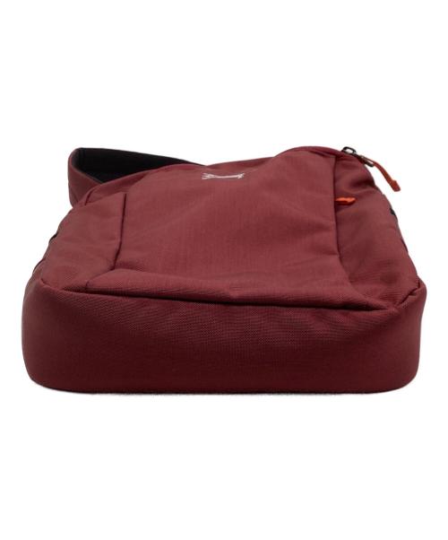 ARC'TERYX（アークテリクス）ARC'TERYX (アークテリクス) ナイロンショルダーバッグ ワインレッドの古着・服飾アイテム