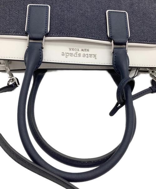 Kate Spade（ケイトスペード）Kate Spade (ケイトスペード) 2WAYバッグ インディゴ×ホワイトの古着・服飾アイテム