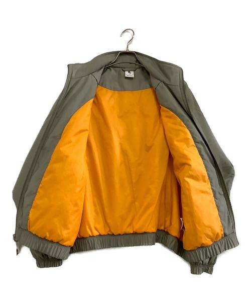NIKE（ナイキ）NIKE (ナイキ) 中綿ブルゾン　SOLO スウッシュ ボンバー ジャケット カーキ サイズ:XXLの古着・服飾アイテム