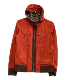 BURBERRY BLACK LABEL（バーバリーブラックレーベル）の古着「ナイロンパーカー　裏地カモフラージュ柄」｜オレンジ