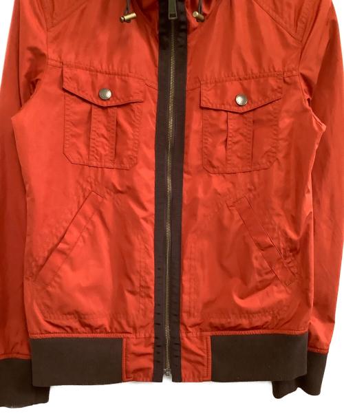 BURBERRY BLACK LABEL（バーバリーブラックレーベル）BURBERRY BLACK LABEL (バーバリーブラックレーベル) ナイロンパーカー　裏地カモフラージュ柄 オレンジ サイズ:Lの古着・服飾アイテム