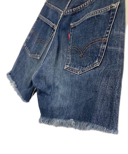 LEVI'S（リーバイス）LEVI'S (リーバイス) デニムハーフパンツ　ボタン裏2/Sタイプ インディゴ サイズ:W29L29の古着・服飾アイテム