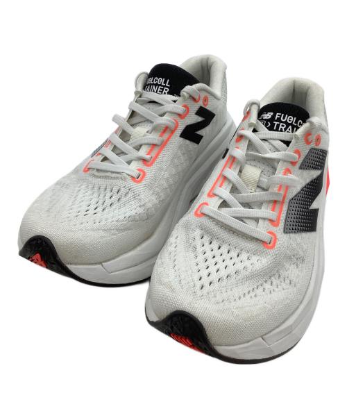 NEW BALANCE（ニューバランス）NEW BALANCE (ニューバランス) ランニングシューズ FuelCell SuperComp Trainer ホワイト サイズ:25.5の古着・服飾アイテム