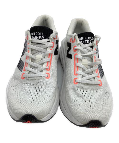 NEW BALANCE（ニューバランス）NEW BALANCE (ニューバランス) ランニングシューズ FuelCell SuperComp Trainer ホワイト サイズ:25.5の古着・服飾アイテム