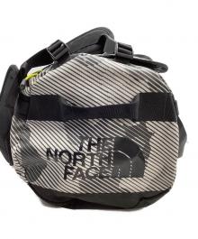 THE NORTH FACE（ザ ノース フェイス）の古着「ダッフルバッグ　ベースキャンプダッフル　ストライプ」｜ブラック×グレー