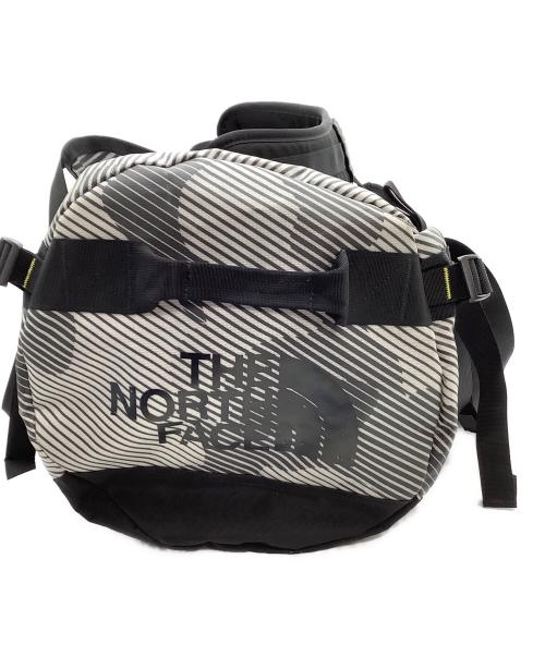 THE NORTH FACE（ザ ノース フェイス）THE NORTH FACE (ザ ノース フェイス) ダッフルバッグ　ベースキャンプダッフル　ストライプ ブラック×グレーの古着・服飾アイテム