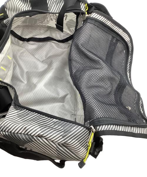 THE NORTH FACE（ザ ノース フェイス）THE NORTH FACE (ザ ノース フェイス) ダッフルバッグ　ベースキャンプダッフル　ストライプ ブラック×グレーの古着・服飾アイテム