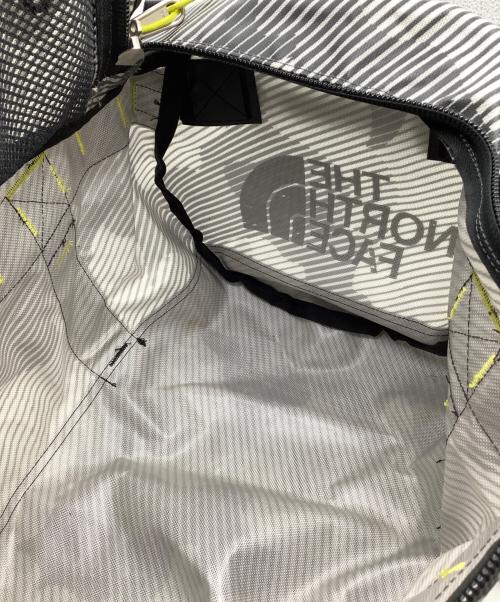 THE NORTH FACE（ザ ノース フェイス）THE NORTH FACE (ザ ノース フェイス) ダッフルバッグ　ベースキャンプダッフル　ストライプ ブラック×グレーの古着・服飾アイテム