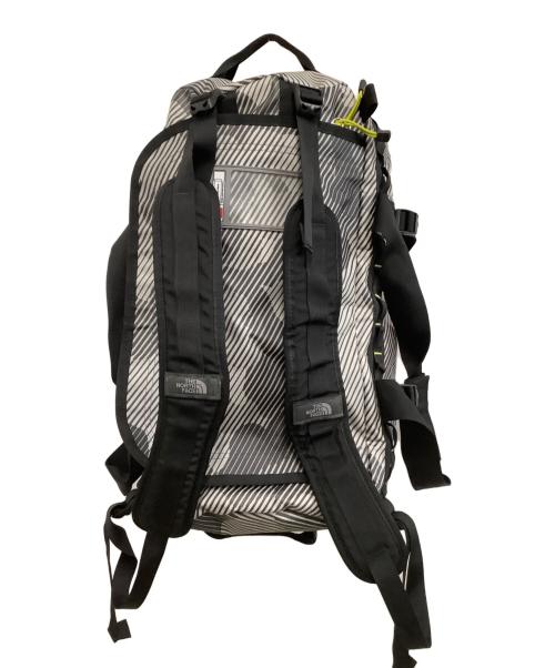 THE NORTH FACE（ザ ノース フェイス）THE NORTH FACE (ザ ノース フェイス) ダッフルバッグ　ベースキャンプダッフル　ストライプ ブラック×グレーの古着・服飾アイテム