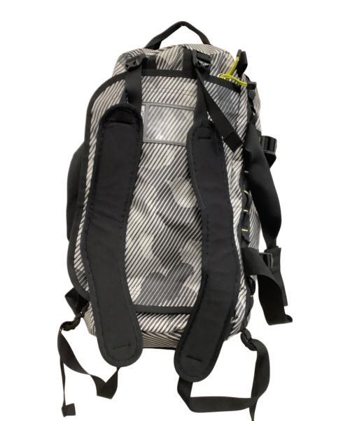THE NORTH FACE（ザ ノース フェイス）THE NORTH FACE (ザ ノース フェイス) ダッフルバッグ　ベースキャンプダッフル　ストライプ ブラック×グレーの古着・服飾アイテム
