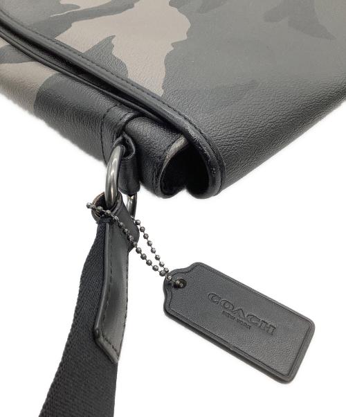 COACH（コーチ）COACH (コーチ) ショルダーバッグ　カモフラージュ ブラック×グレーの古着・服飾アイテム