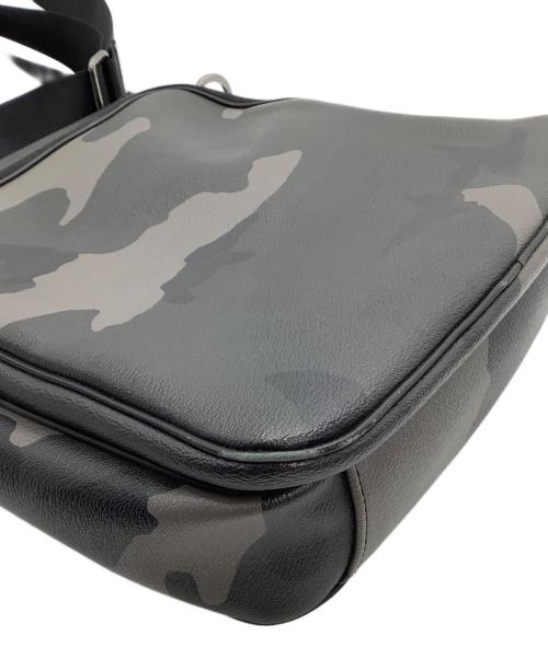 COACH（コーチ）COACH (コーチ) ショルダーバッグ　カモフラージュ ブラック×グレーの古着・服飾アイテム