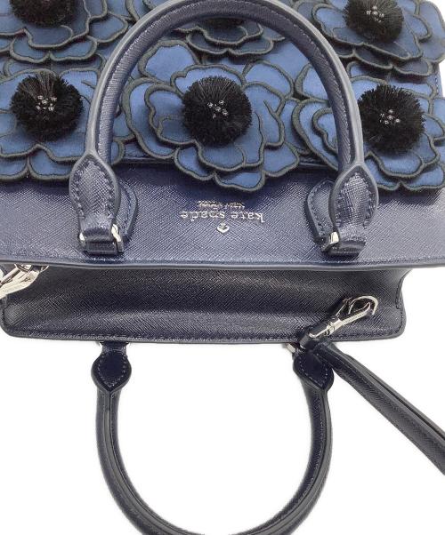 Kate Spade（ケイトスペード）Kate Spade (ケイトスペード) ショルダーバッグ　マディソン アップリケ エンブロイダード フローラル スモール サッチェル ネイビーの古着・服飾アイテム